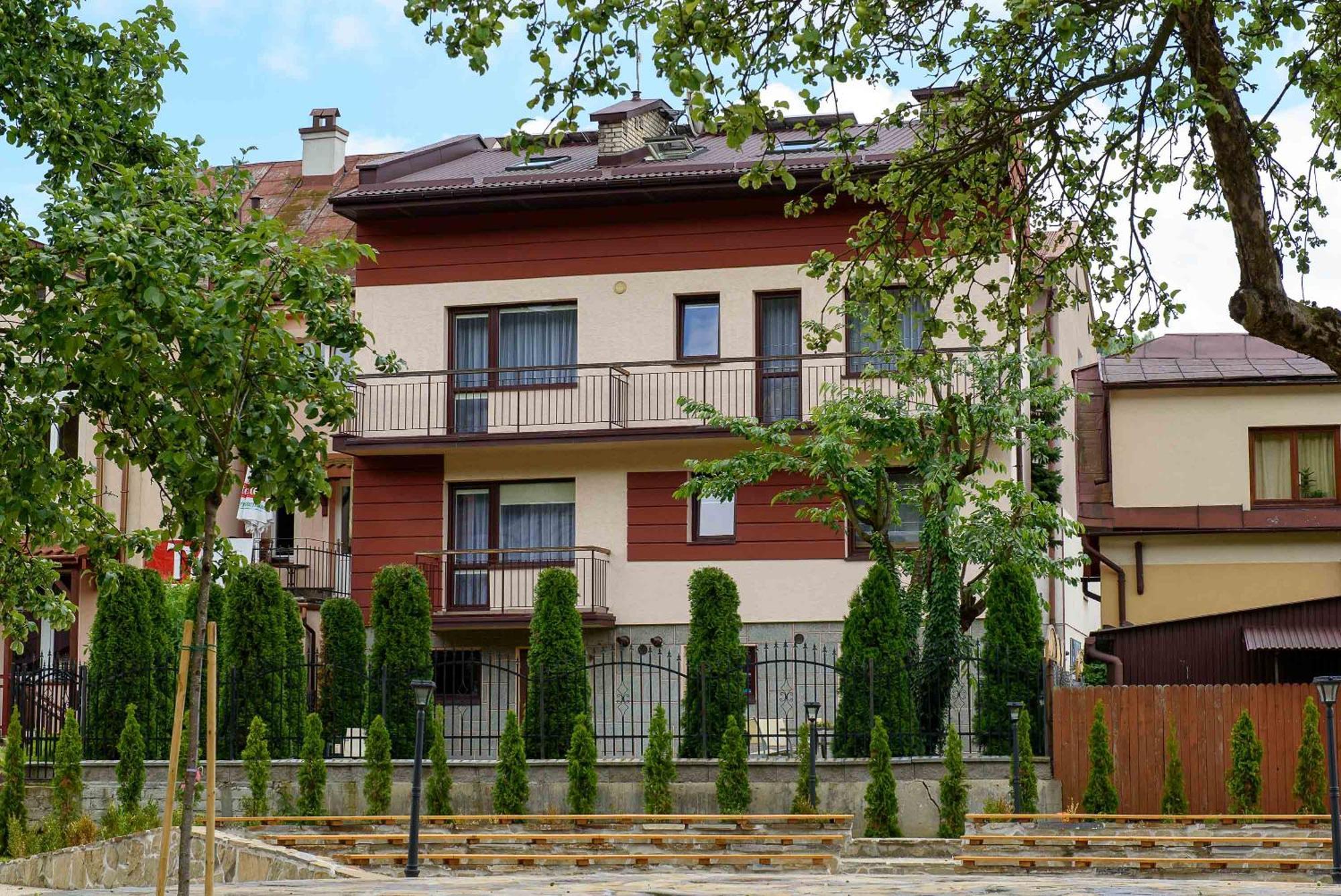 Villa Turris Apartamenty Przy Muszynskim Zamku มูเชนา ภายนอก รูปภาพ