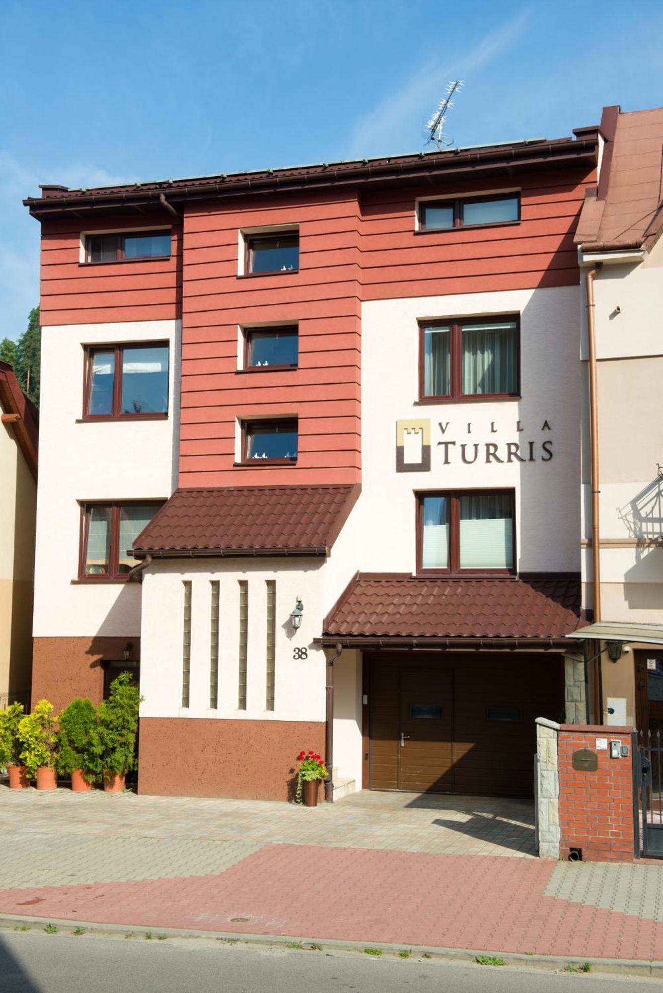 Villa Turris Apartamenty Przy Muszynskim Zamku มูเชนา ภายนอก รูปภาพ